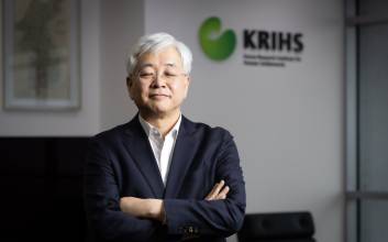 연구에는 '사회 변화' 적극 반영…“사람은 흔들리지 않는다”