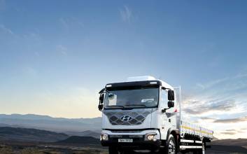 현대차, 중형 트럭 ‘2025 더 뉴 파비스’ 출시...편의사양 추가 개선