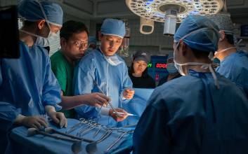 "억지 로맨스X, 빠른 전개O"...K-메디컬 드라마 '중증외상센터' 글로벌 인기 요인 [OTT궁스궁스]